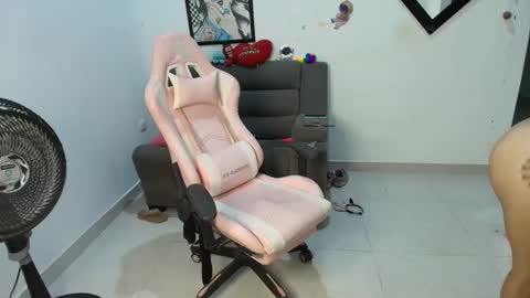    online show from 02-12-25, 01:09