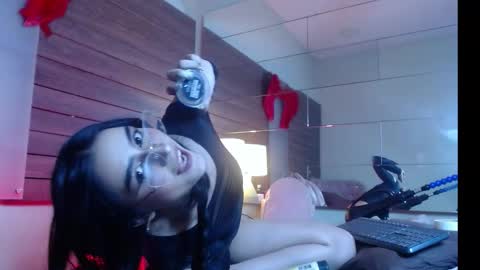 karol_yesenia online show from 10-16-25, 07:04