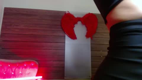 karol_yesenia online show from 10-18-25, 01:56