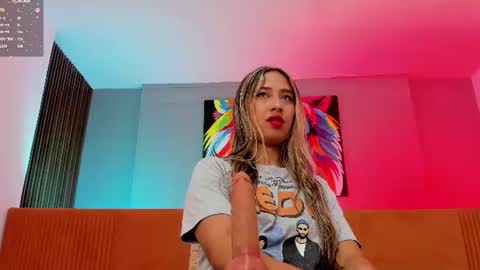 Snapshot of karola_cute_ chatting on 06-14-26, 07:21 katalina online show from 06-14-26, 07:21