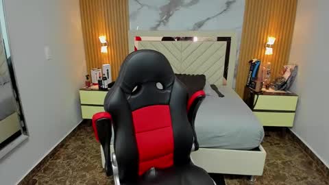 Karol and Luna online show from 10-27-25, 07:51