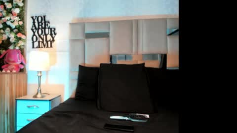 karolfoxxi__ online show from 05-20-26, 05:02