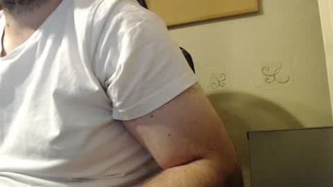Snapshot of karolhorny96 chatting on 06-19-26, 09:07 Karol online show from 06-19-26, 09:07