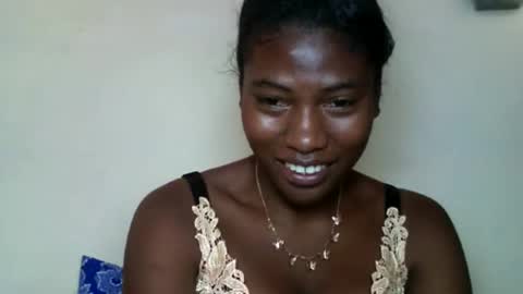 Snapshot of karoliee chatting on 04-17-26, 07:44 karoliee online show from 04-17-26, 07:44