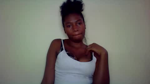 Snapshot of karoliee chatting on 04-30-26, 09:37 karoliee online show from 04-30-26, 09:37