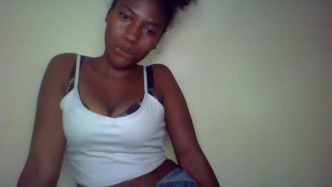 Snapshot of karoliee chatting on 04-30-26, 08:57 karoliee online show from 04-30-26, 08:57