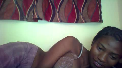 Snapshot of karoliee chatting on 05-11-26, 07:03 karoliee online show from 05-11-26, 07:03