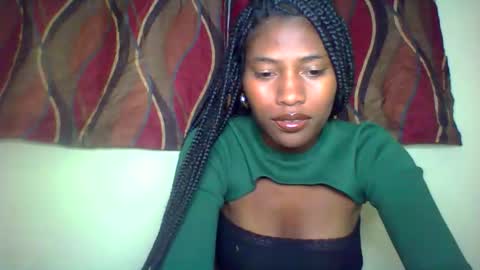 Snapshot of karoliee chatting on 05-15-26, 04:03 karoliee online show from 05-15-26, 04:03