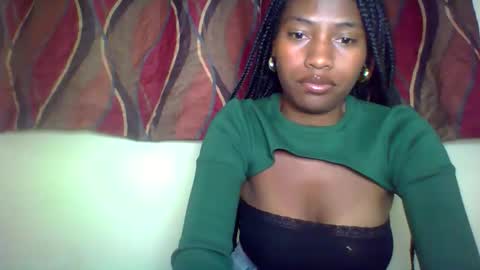 Snapshot of karoliee chatting on 05-17-26, 05:53 karoliee online show from 05-17-26, 05:53