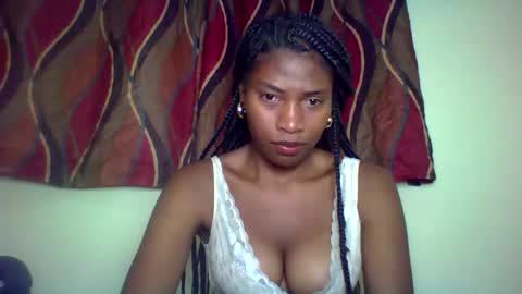 Snapshot of karoliee chatting on 05-19-26, 04:13 karoliee online show from 05-19-26, 04:13