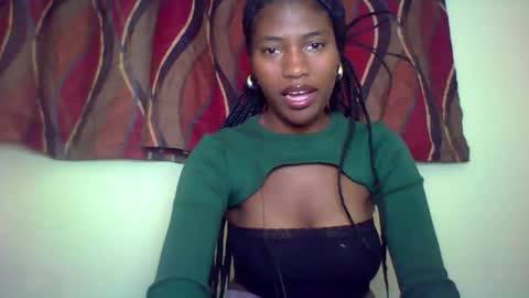 Snapshot of karoliee chatting on 05-21-26, 10:55 karoliee online show from 05-21-26, 10:55