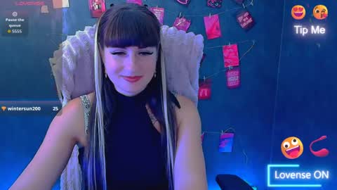 Snapshot of karolina_mia chatting on 07-13-26, 05:54 Caroline online show from 07-13-26, 05:54