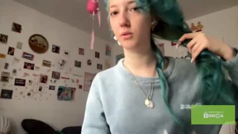 Snapshot of karolinablue chatting on 07-24-26, 08:45 Karoline here online show from 07-24-26, 08:45