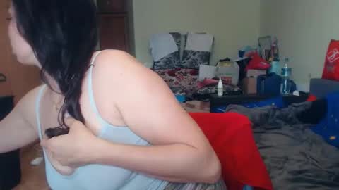 Snapshot of karolinasweet chatting on 05-27-26, 12:57 Mila online show from 05-27-26, 12:57