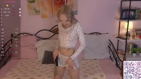 Snapshot of karoline__whitee chatting on 05-26-26, 10:06 Karoline online show from 05-26-26, 10:06
