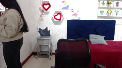 Snapshot of karolineburnx chatting on 10-24-25, 05:26 Isa online show from 10-24-25, 05:26