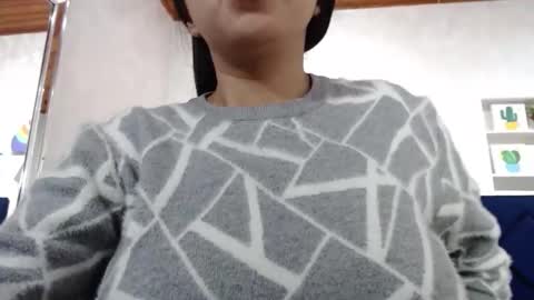 Snapshot of karolineburnx chatting on 10-30-25, 03:19 Isa online show from 10-30-25, 03:19