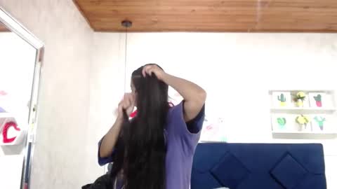 Snapshot of karolineburnx chatting on 11-12-25, 04:24 Isa online show from 11-12-25, 04:24