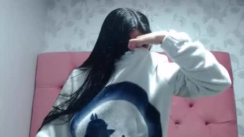 Snapshot of karolineburnx chatting on 12-01-25, 10:15 Isa online show from 12-01-25, 10:15