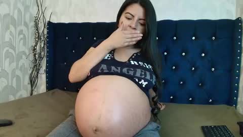 Snapshot of karolineburnx chatting on 05-02-26, 10:26 Isa online show from 05-02-26, 10:26