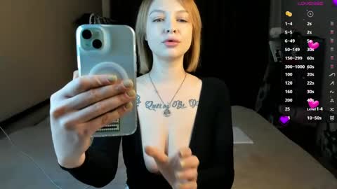 karolineneuer online show from 04-07-26, 04:51