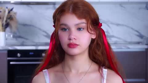 Snapshot of karolinerush chatting on 12-16-25, 12:10 lina online show from 12-16-25, 12:10