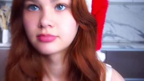 Snapshot of karolinerush chatting on 12-22-25, 11:51 lina online show from 12-22-25, 11:51