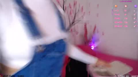 Karolina 3 online show from 04-18-26, 07:58