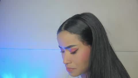 Snapshot of karoll014 chatting on 06-30-26, 12:06 Karol online show from 06-30-26, 12:06