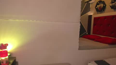 Snapshot of karoll014 chatting on 07-02-26, 12:11 Karol online show from 07-02-26, 12:11