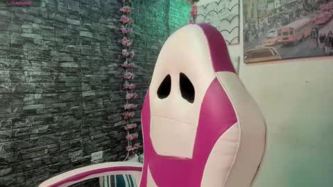 Snapshot of karoll__sex chatting on 10-23-25, 12:37 KAROLL online show from 10-23-25, 12:37