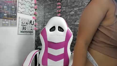 Snapshot of karoll__sex chatting on 11-07-25, 01:00 KAROLL online show from 11-07-25, 01:00