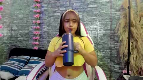 Snapshot of karoll__sex chatting on 11-25-25, 12:16 KAROLL online show from 11-25-25, 12:16