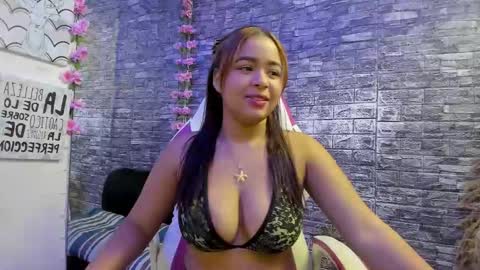 Snapshot of karoll__sex chatting on 12-14-25, 12:43 KAROLL online show from 12-14-25, 12:43