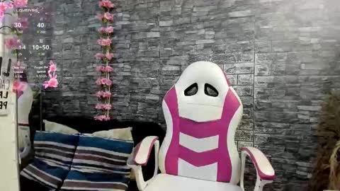 Snapshot of karoll__sex chatting on 12-18-25, 12:44 KAROLL online show from 12-18-25, 12:44