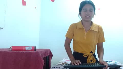 Snapshot of karolsweetvagi chatting on 02-07-26, 02:10 karol online show from 02-07-26, 02:10