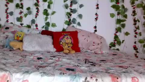 Snapshot of karolsweetvagi chatting on 06-26-26, 06:34 karol online show from 06-26-26, 06:34