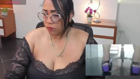 Snapshot of karolwestt chatting on 09-10-25, 01:44 karolwestt online show from 09-10-25, 01:44