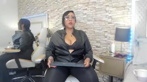 Snapshot of karolwestt chatting on 09-26-25, 12:53 karolwestt online show from 09-26-25, 12:53