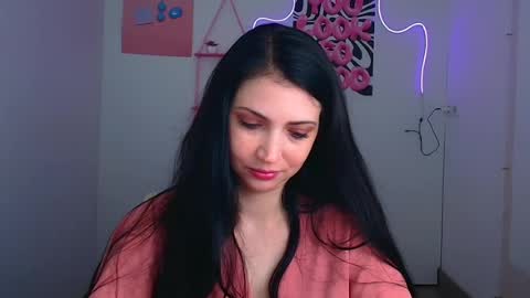 Snapshot of karyna_joy chatting on 06-17-26, 05:43 Karyna online show from 06-17-26, 05:43