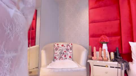 Snapshot of kasandramilf_ chatting on 05-17-26, 02:02 Kasandra Hall online show from 05-17-26, 02:02