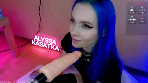 ALYSSA                online show from 04-21-26, 04:01
