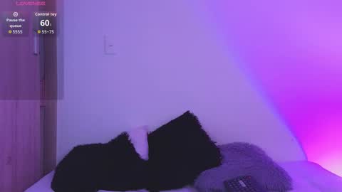 Snapshot of kasey____ chatting on 12-03-25, 01:13 kasey online show from 12-03-25, 01:13