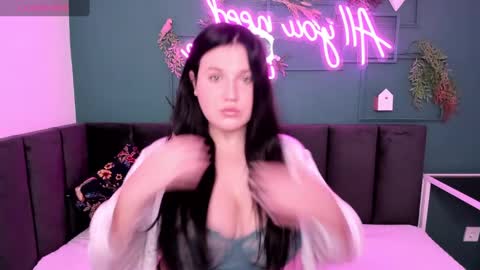 Snapshot of kassandra__grey chatting on 12-26-24, 01:07 Kassandra 3 online show from 12-26-24, 01:07