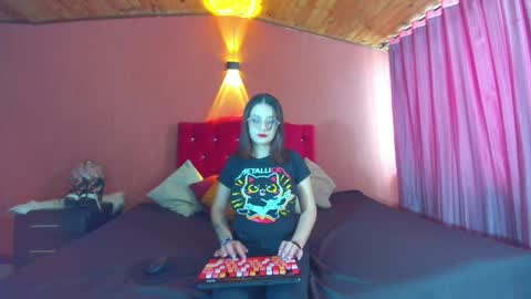 kassandra james online show from 12-16-25, 01:16