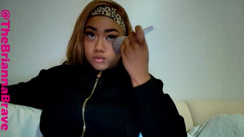 Snapshot of kat2025 chatting on 12-17-25, 03:23 BriannaBrave online show from 12-17-25, 03:23