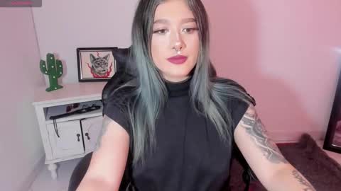 Alicia online show from 11-04-25, 07:24