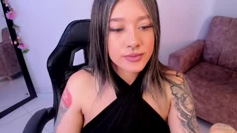 Snapshot of kat_apple chatting on 05-15-26, 07:54 Alicia online show from 05-15-26, 07:54