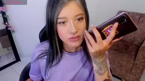 Alicia online show from 06-19-26, 01:32