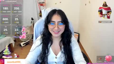 Snapshot of kat_ly_chan chatting on 12-20-24, 04:25 Kat       online show from 12-20-24, 04:25